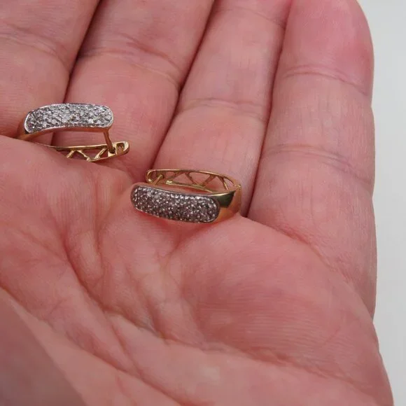 $1600 10k Yellow Gold1/2 Carat Diamond Earring